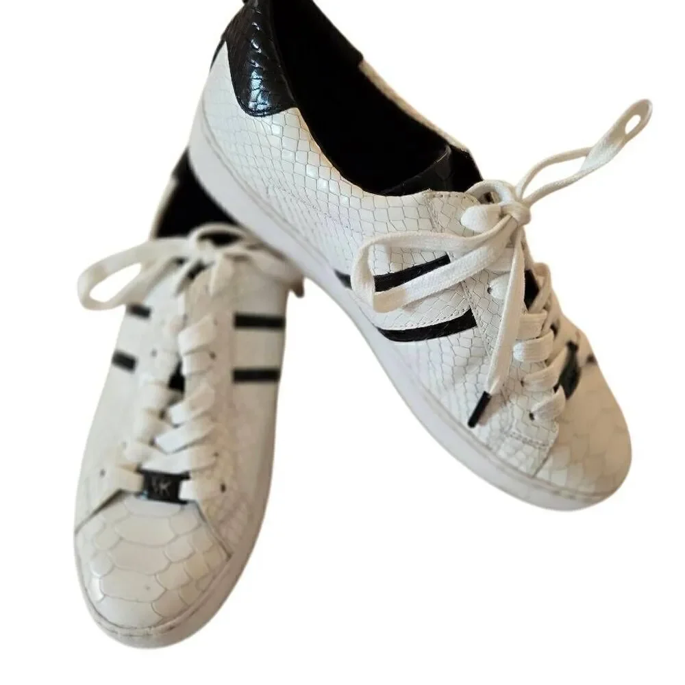 MICHAEL KORS Womens White Snake Pattern Lace Up Leather Sneaker Shoe Size 7